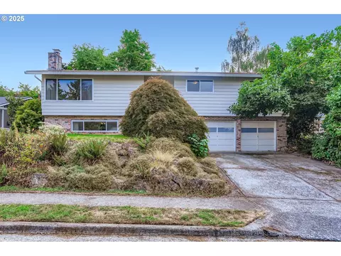 14320 SW Cherryhill Dr, Beaverton, OR 97008