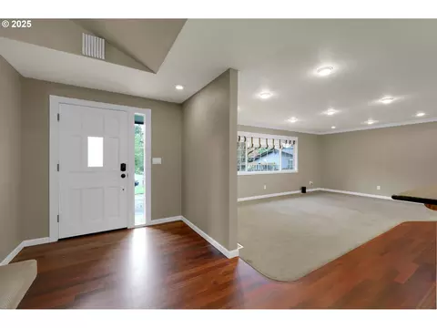 Entry Way - 1332 Jeppesen Ave, Eugene, OR 97401 photo 1 of 3