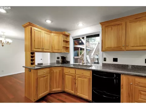 Kitchen - 1332 Jeppesen Ave, Eugene, OR 97401 photo 9 of 11