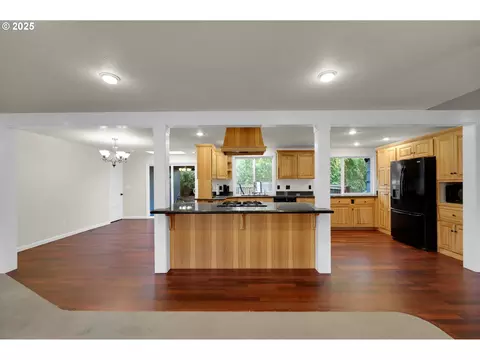 Kitchen - 1332 Jeppesen Ave, Eugene, OR 97401 photo 2 of 11