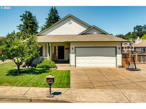 380 Beverly Ln, Gladstone, OR 97027 photo 1