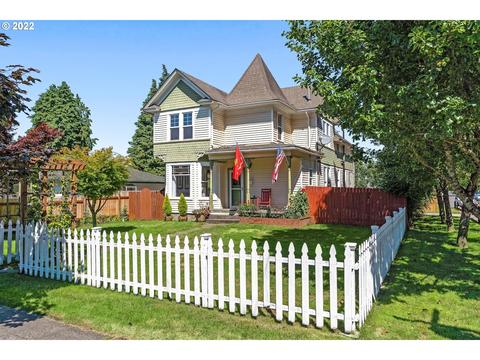 180 E Arlington St, Gladstone, OR 97027 photo 1