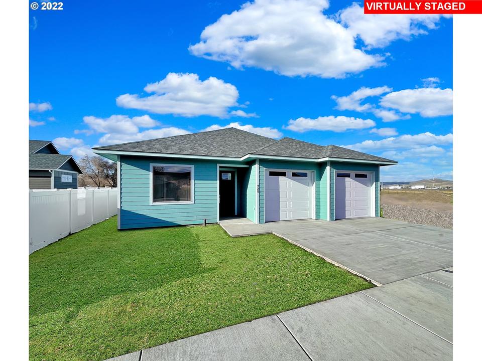 725 E St, Baker City, OR 97814 1 photo MLS 22436151 Movoto