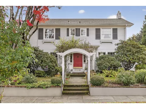 3532 NE Couch St, Portland, OR 97232