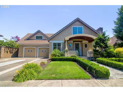 2580 Edgewater Dr, Eugene, OR 97401