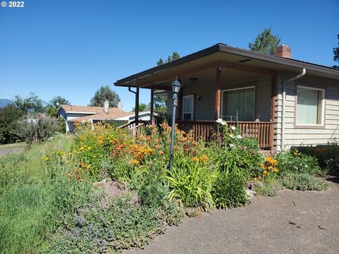 313 E Park St, Enterprise, OR 97828 photo 1