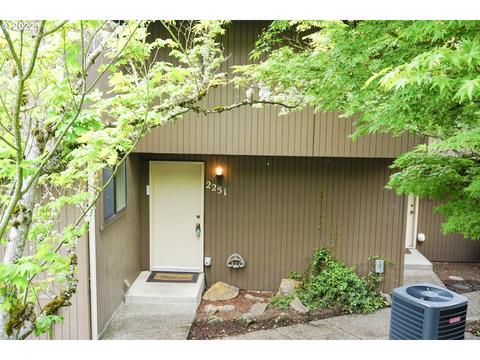2251 Ridgeway Dr, Eugene, OR 97401 photo 1