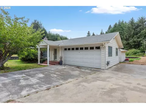 62765 Red Dike Rd, Coos Bay, OR 97420