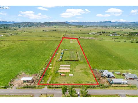 2672 Ball Rd, Eagle Point, OR 97524 photo 1
