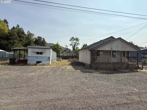 410 Birch St, Drain, OR 97435
