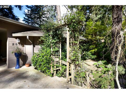 2870 Spring Blvd, Eugene, OR 97403 photo 1