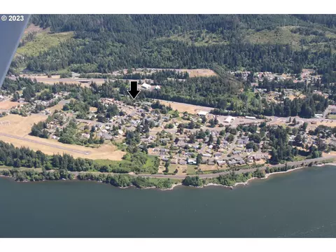 114 Hammond Ave, Cascade Locks, OR 97014 photo 1