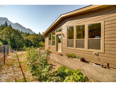 225 Benson Ave, Cascade Locks, OR 97014 photo 1
