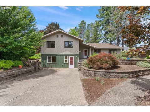 1517 E Hess Creek Ct, Newberg, OR 97132
