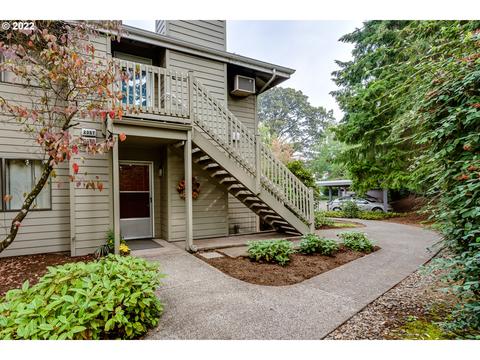 2055 Lake Isle Ter, Eugene, OR 97401 photo 1