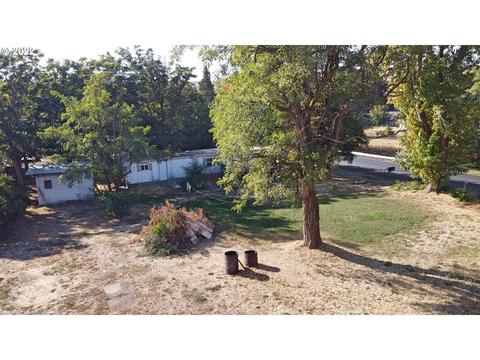709 Church St, Wasco, OR 97065