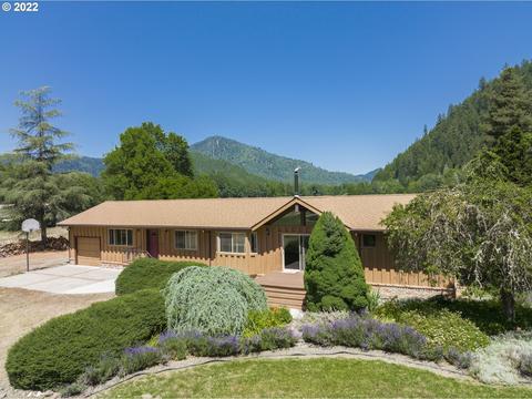 1830 Eakin Rd, Azalea, OR 97410