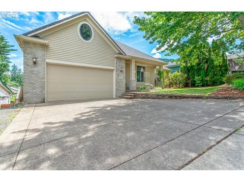 751 S 69th St, Springfield, OR 97478 photo 1