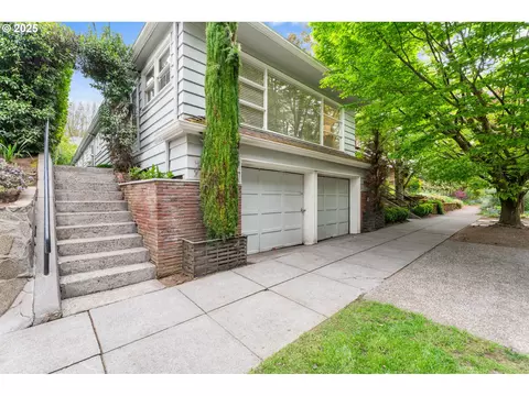 2744 SE 35th Pl, Portland, OR 97202