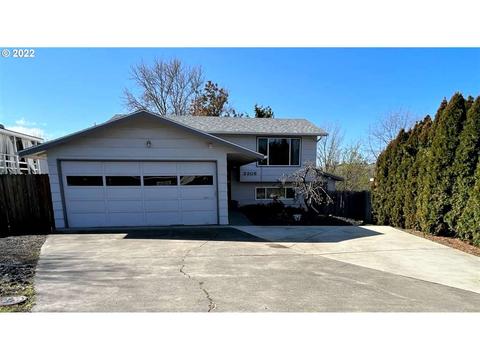 2206 SW Quinney Dr, Pendleton, OR 97801 photo 1