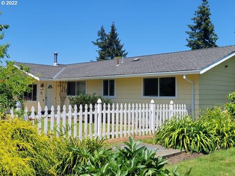 823 E 6th St, Molalla, OR 97038 photo 1