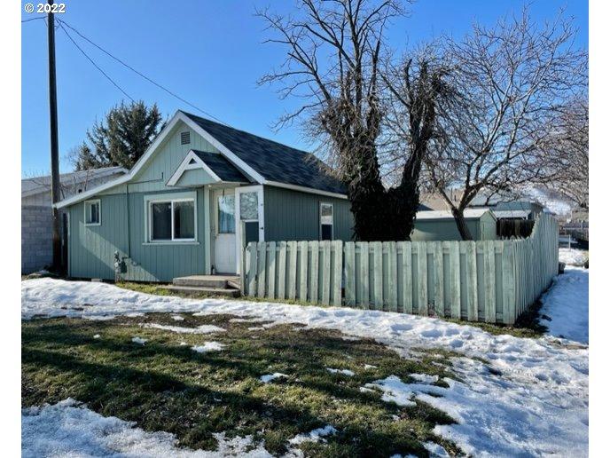 1810 Spruce St, La Grande, OR 97850 12 Photos MLS 22541863 Movoto
