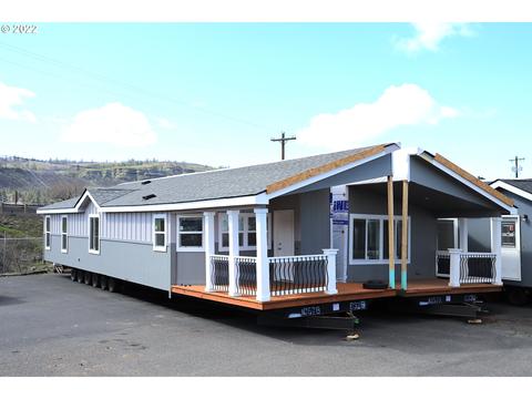 2120 E 15th St, The Dalles, OR 97058 photo 1