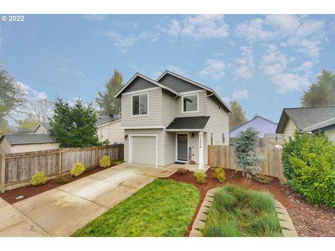 1204 E 8th St, Newberg, OR 97132 photo 1