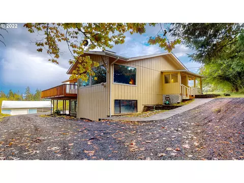 39716 Grove Ln, Astoria, OR 97103