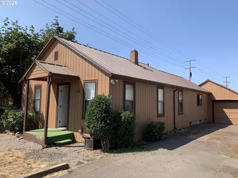 Exterior - 218 S 19th St, Springfield, OR 97477 photo 5 of 5