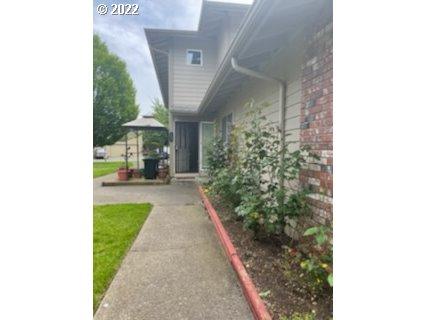 1525 NE Hale Pl, Gresham, OR 97030 photo 1