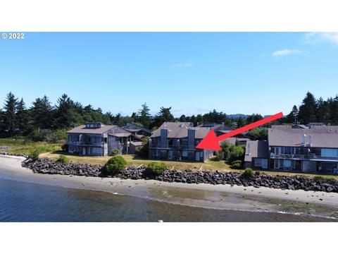 1050 Bay St #11, Florence, OR 97439