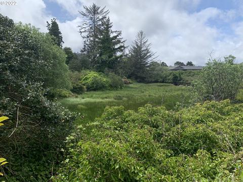 0 Washington St, North Bend, OR 97459