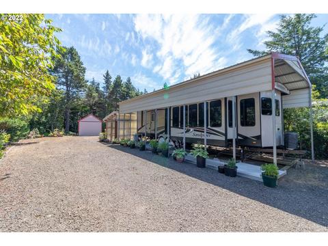 158 Outer Dr, Florence, OR 97439 photo 1