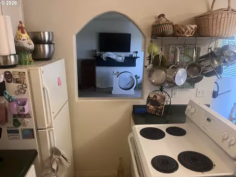 970 NW Wonderview Ct, Gresham, OR 97030 photo 3