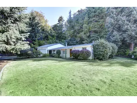 5911 Alki Rd, Vancouver, WA 98663