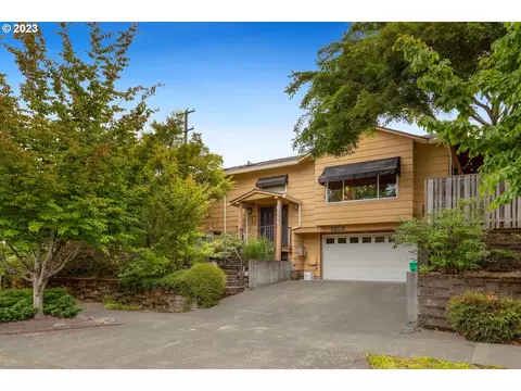 2108 SE 53rd Ave, Portland, OR 97215