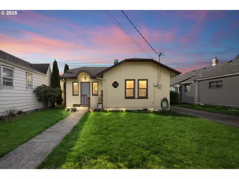1006 Ivy Ave, Tillamook, OR 97141