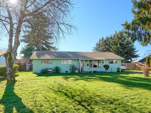818 E 4th St, Molalla, OR 97038 photo 1