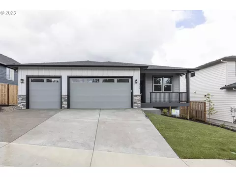1748 NE Gilbert Ln, Estacada, OR 97023