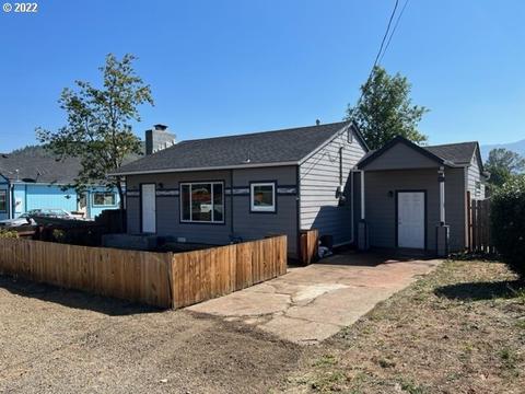 485 E Second Ave, Riddle, OR 97469 photo 1