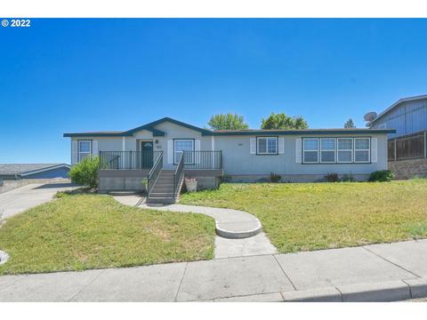 3021 SW River View Dr, Pendleton, OR 97801 photo 1