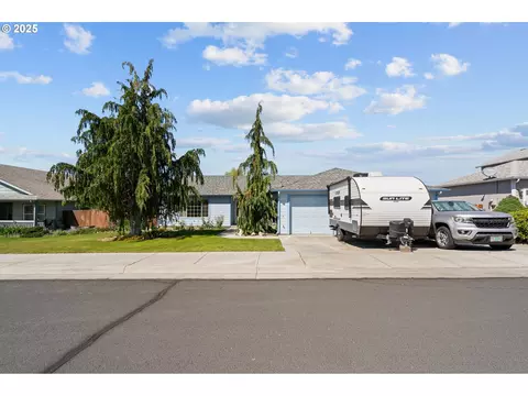 2117 NW Eucalyptus Dr, Hermiston, OR 97838