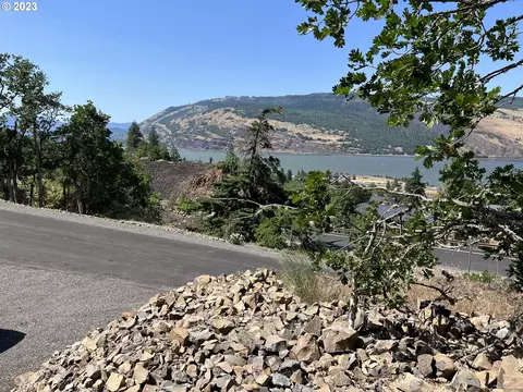 Asher St, Mosier, OR 97040