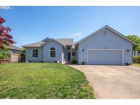 1797 NW Whitecliff Dr, Albany, OR 97321