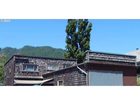 371 2nd Ave, Powers, OR 97466 photo 1