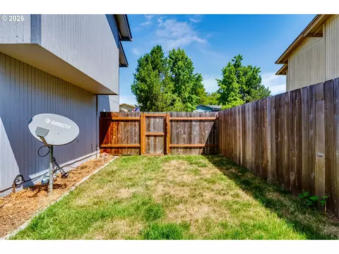 Exterior - 112 Lea Ave, Eugene, OR 97404 photo 2 of 5