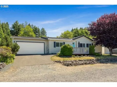 132 S Palisades St, Rockaway Beach, OR 97136