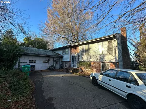 12117 NE Fargo St, Portland, OR 97220