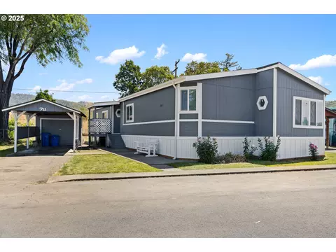 78 Manor Loop, Roseburg, OR 97471